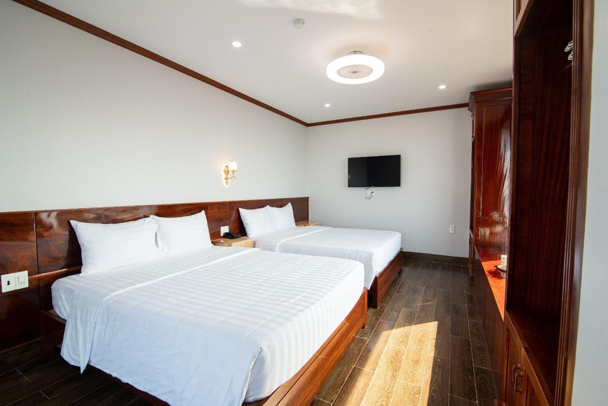 Minh Quang Hotel Dong Hoi Dış mekan fotoğraf